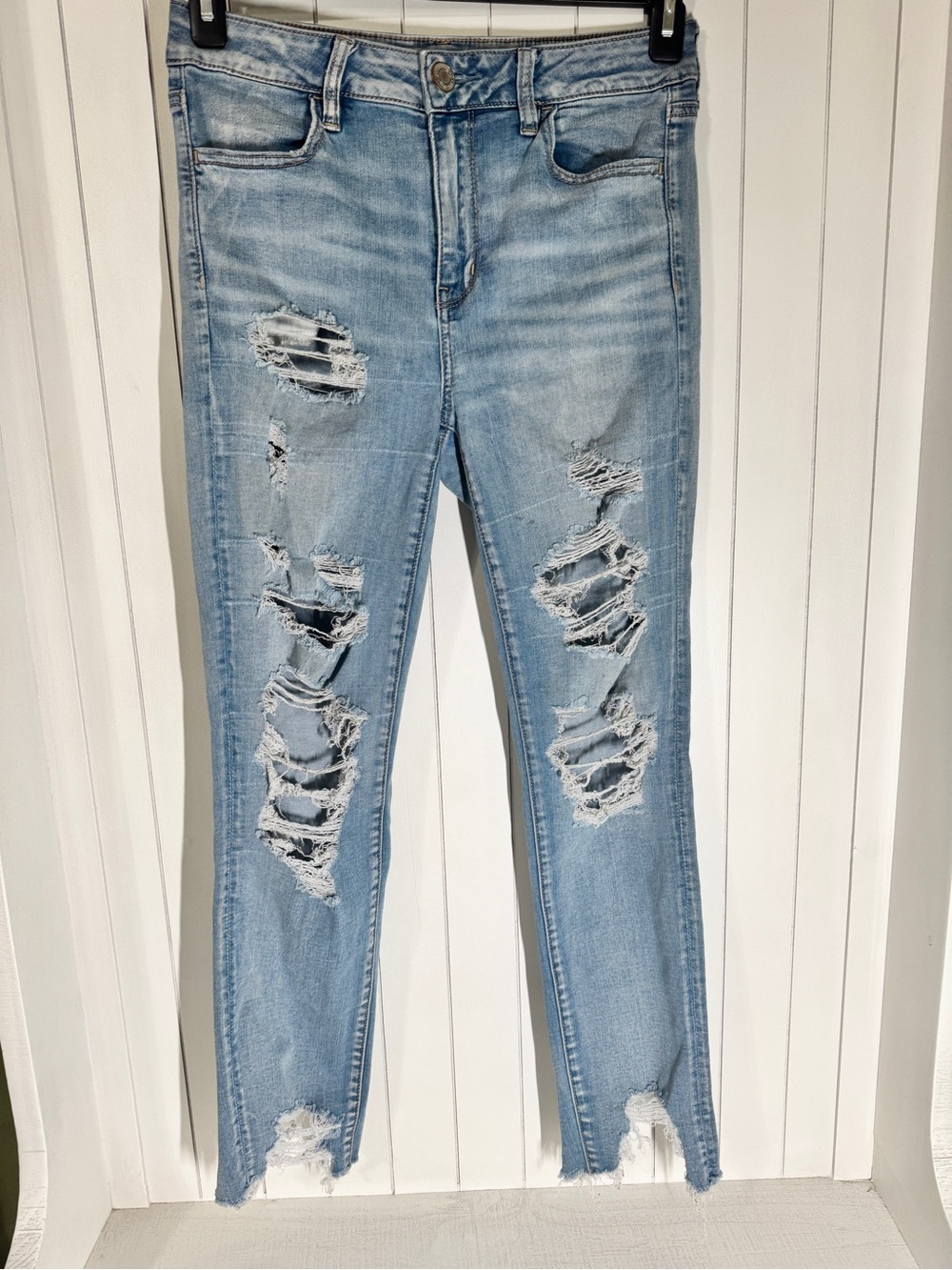 American Eagle Outfitters Light Wash Distressed Skinny Jeans